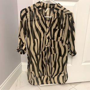 Black and Tan Geometric Stripe 3/4 Sleeve Sheer Top